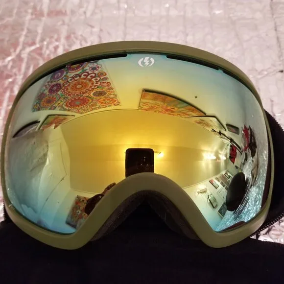 EUC Electric (brand) Olive Drab Snow Goggles with Heavy Duty Reflective Lens. - Picture 2 of 8